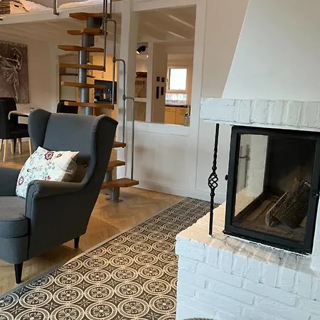 Ginius Homes- Ginis Penthouse