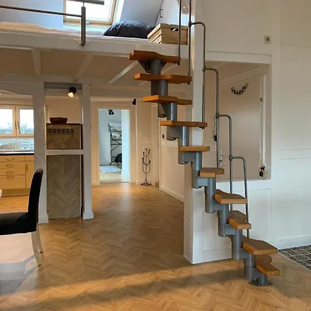 Ginius Homes- Ginis Penthouse *